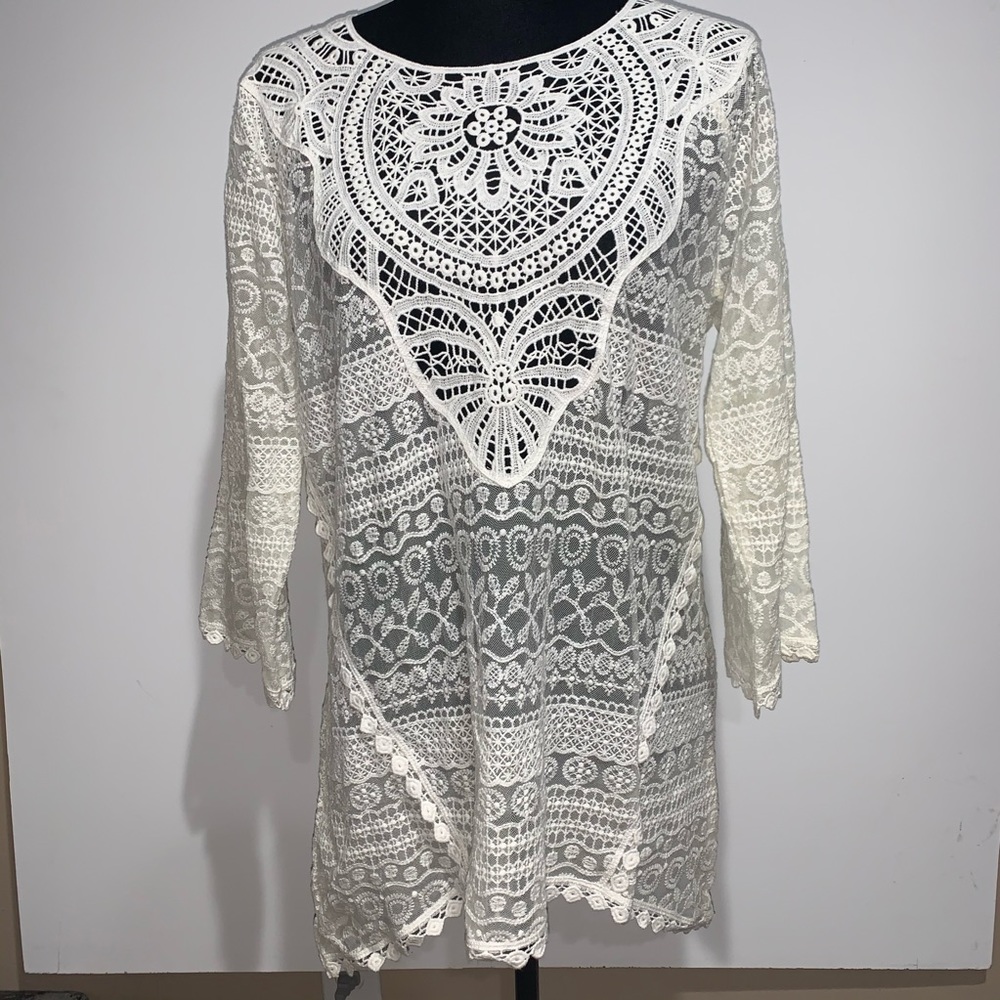 Neiman Marcus NWT  beautiful blouse👚